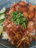 ข้าวราดซอสหมูแดงเจ