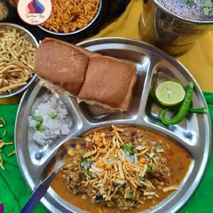 A picture of Misal Pav.