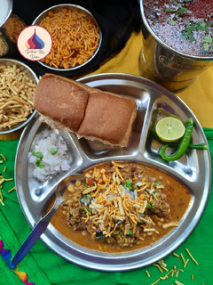 A picture of Misal Pav.