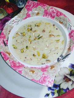 मखाने की खीर (makhane ki kheer recipe in Hindi) रेसिपी मुख्य फोटो