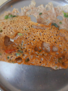 ராகி ரவா தோசை (Ragi Rava Dosa Recipe in Tamil) செய்முறை முக்கிய புகைப்படம்