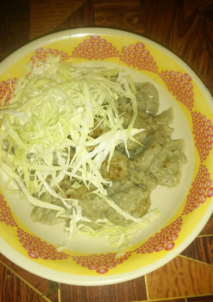 A picture of Danwake with cabbage.