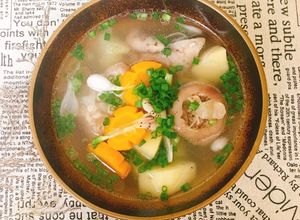Hình của món Canh Giò Heo Nấu Carot Khoai Tây.