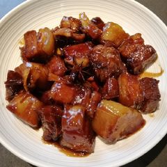 A picture of Braised Red Pork Belly.
