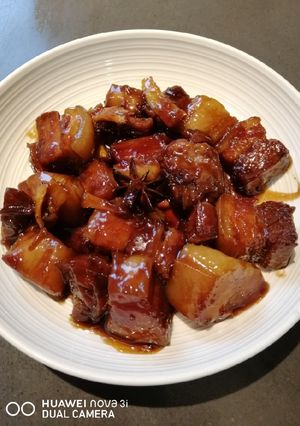 A picture of Braised Red Pork Belly.
