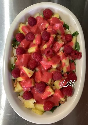 Foto principal de Ensalada de pollo con vinagreta de frambuesa