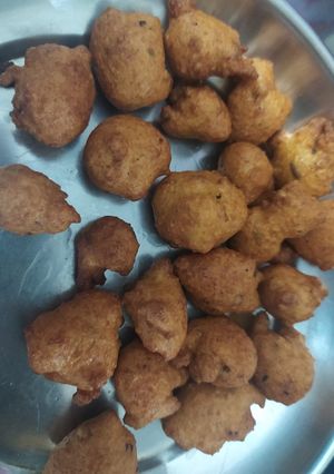 चने के दाल के इंस्टेंट पकौड़े (chane ke dal ke instant pakora recipe in Hindi) रेसिपी मुख्य फोटो
