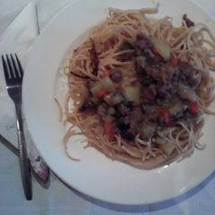 A picture of Spaghetti & mince.