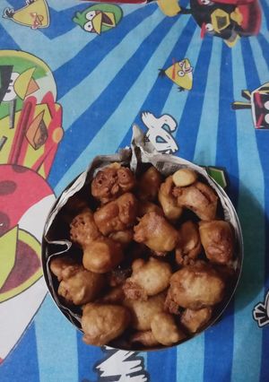 मीठे पुडे(meethe pue recipe in hindi) रेसिपी मुख्य फोटो