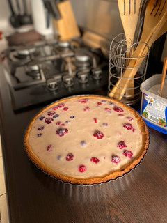 Una foto de Kuchen de yogurt y frutos rojos