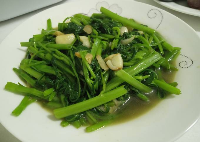 Bagaimana Menyiapkan Oseng kangkung simple sedap yang Sempurna