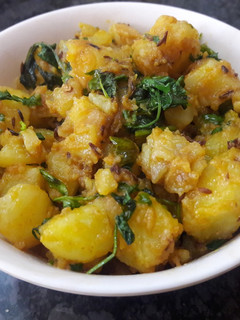 உத்திர பிரதேச ஹிங் ஜீரா ஆலு (hing jira aloo recipe in tamil) செய்முறை முக்கிய புகைப்படம்