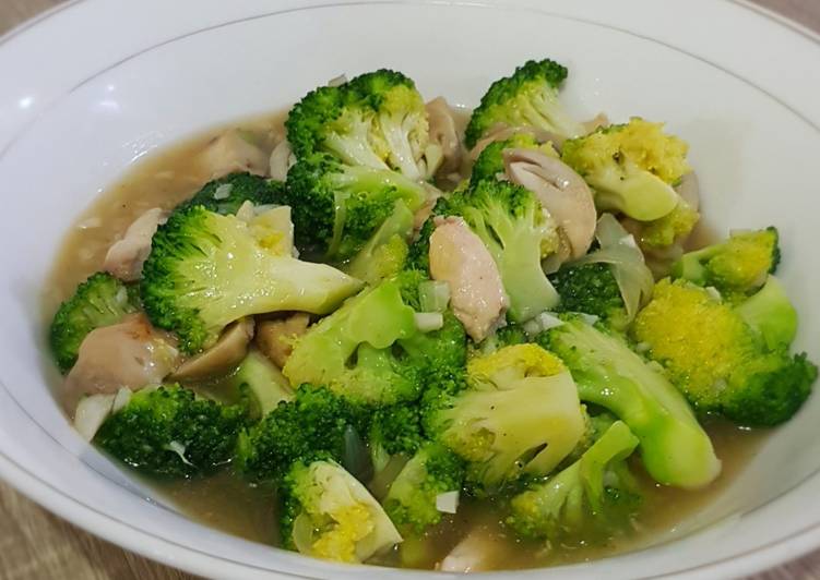 Brokoli cah jamur + ayam