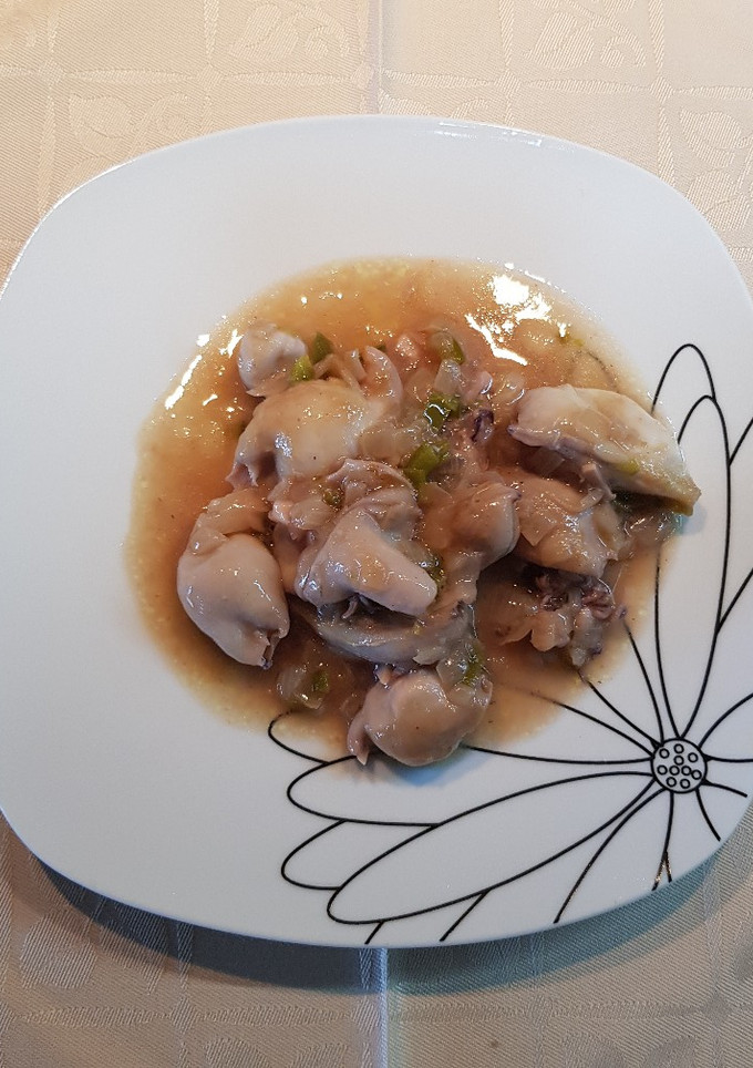 Una foto de Chipirones encebollados