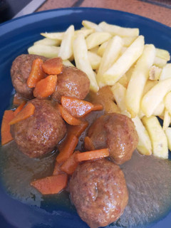 Una foto de Albóndigas de pollo al estilo marroquí