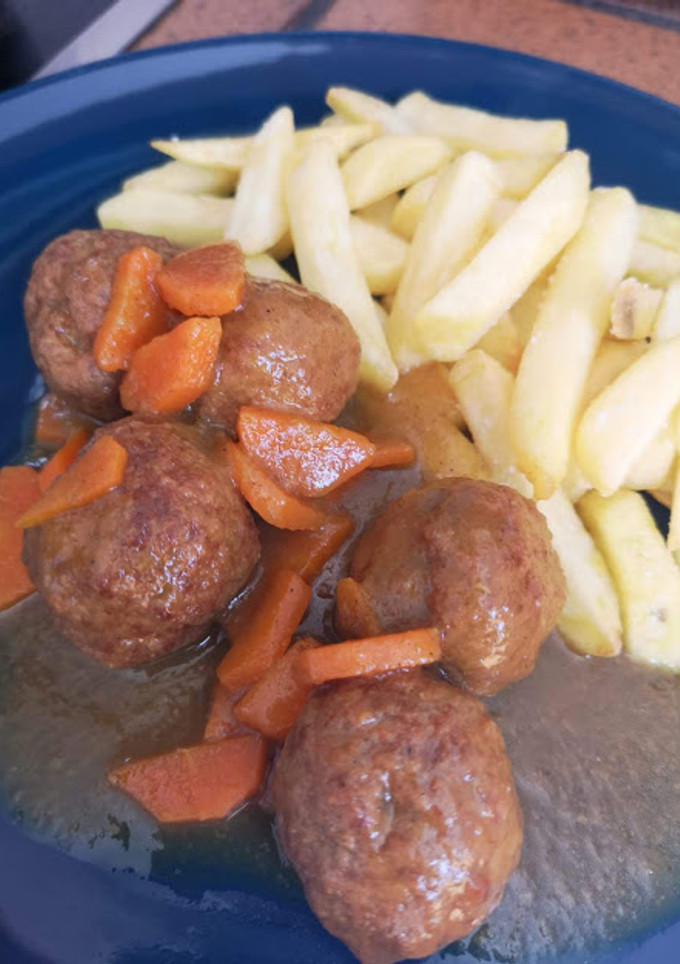 Una foto de Albóndigas de pollo al estilo marroquí