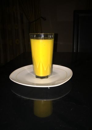 A picture of Mango and pineapple smoothie.
