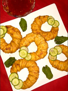 A picture of Ring samosa.