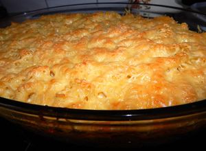 Sajtos-tejfölös tészta csőben sütve recept fotója
