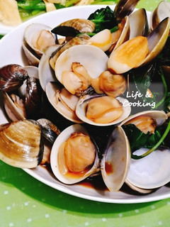【家常菜】塔香蛤蜊 的食譜成品照片