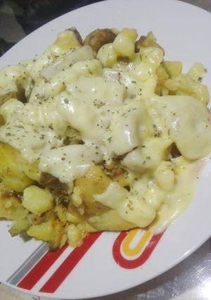 Una foto de Papas al vapor gratinadas a las finas hierbas 🥔🌿😋😍
