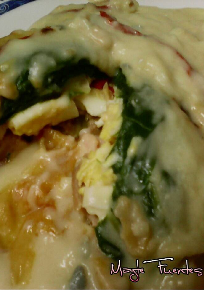 Una foto de Hojas de acelga rellenas, napadas con bechamel de gorgonzola