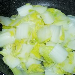 A picture of Pan Fry Garlic Baby Chinese Cabbage 蒜蓉炒娃娃菜.