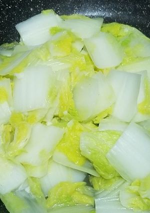 A picture of Pan Fry Garlic Baby Chinese Cabbage 蒜蓉炒娃娃菜.
