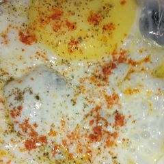 A picture of Half fry egg.