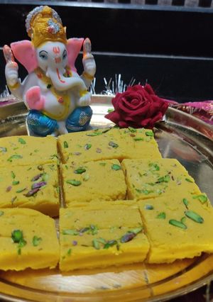 घी मैसूर पाक (ghee mysore pak recipe in Hindi) रेसिपी मुख्य फोटो