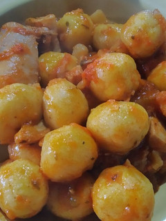 Una foto de Ñoquis Rellenos De Muzzarella con tuco de pollo