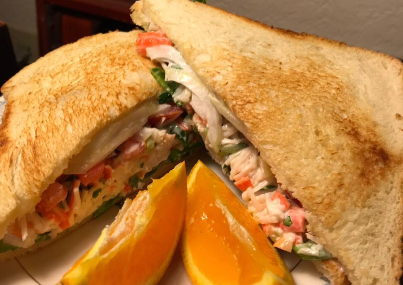 SAC sandwich (artificial shrimp and crab)