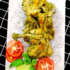 A picture of Green Malai Tikka.