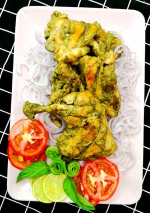 A picture of Green Malai Tikka.