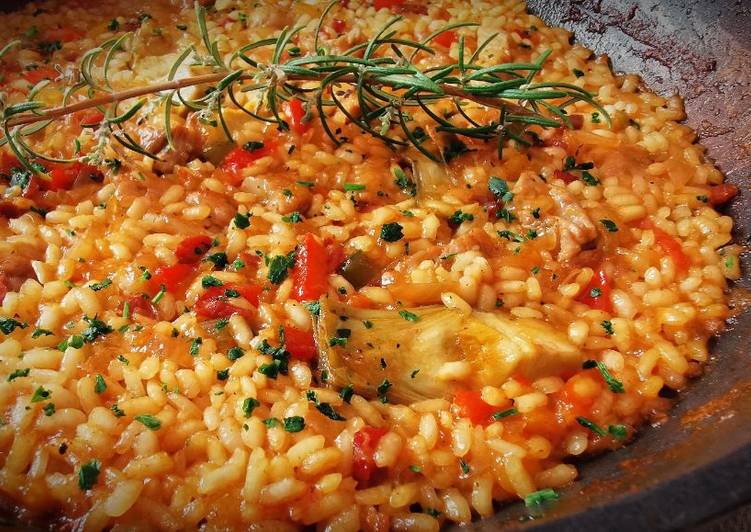 Paella de Magro de cerdo con Alcachofas