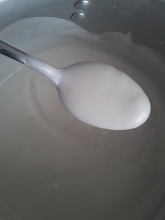 Una foto de Nata vegana o crema de leche hecha de Arroz🍶🥛🍚🥛🍶