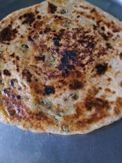 आलू का पराठा(aloo ka paratha recipe in hindi) रेसिपी मुख्य फोटो