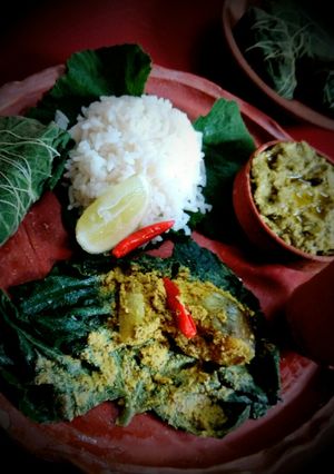 কুমড়ো পাতায় ইলিশ ভাপা (kumro patai illish bhapa recipe in bengali) রেসিপির প্রধান ছবি