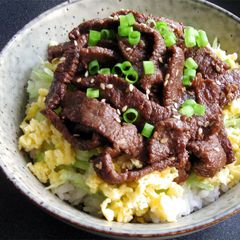 ‘Yakiniku’ Beef Sushi Rice Bowl A picture of ‘Yakiniku’ Beef Sushi Rice Bowl.