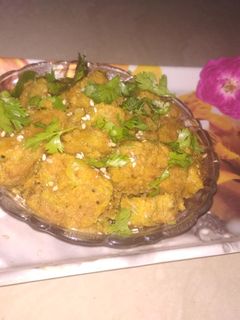 દૂધી ના મુઠીયા (dudhi muthiya recipe in Gujarati) રેસીપી મુખ્ય ફોટો