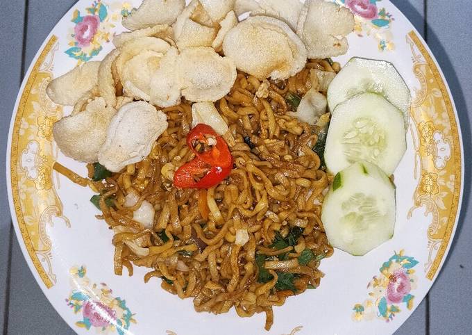 Mie goreng burung dara