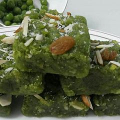 A picture of Green pea burfi.