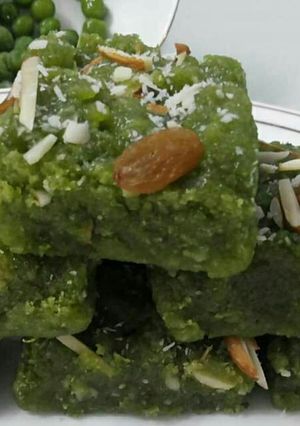 A picture of Green pea burfi.