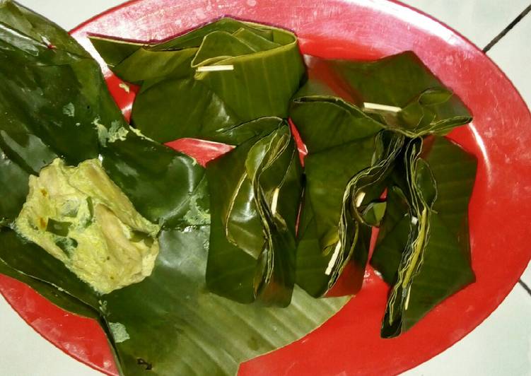 Botok jamur telur