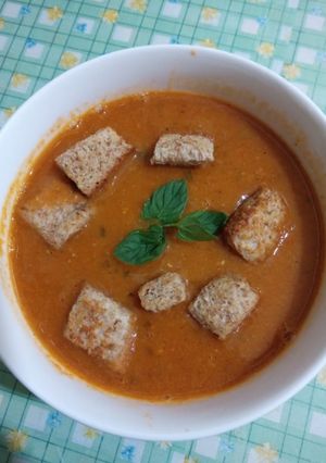 A picture of Turkish red lentil soup.