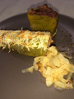 Una foto de Pimientos verdes rellenos de carne