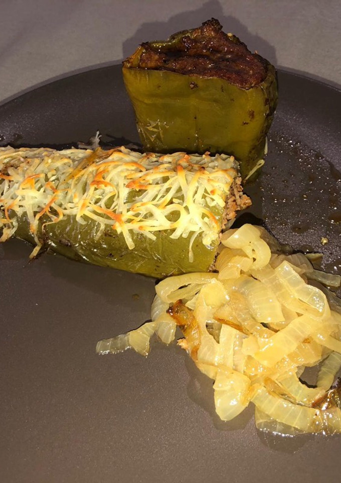 Una foto de Pimientos verdes rellenos de carne
