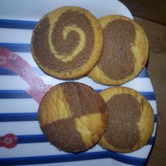 A picture of Butter and chocolate cookies.
