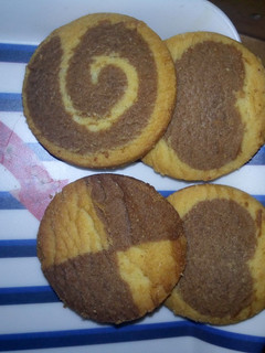 A picture of Butter and chocolate cookies.