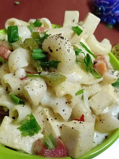 A picture of White sauce paneer pasta.